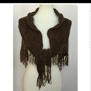 Fringe hem shawl